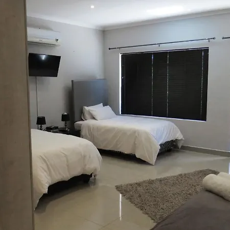21 On Klein Karoo Apartment Oudtshoorn Exterior photo
