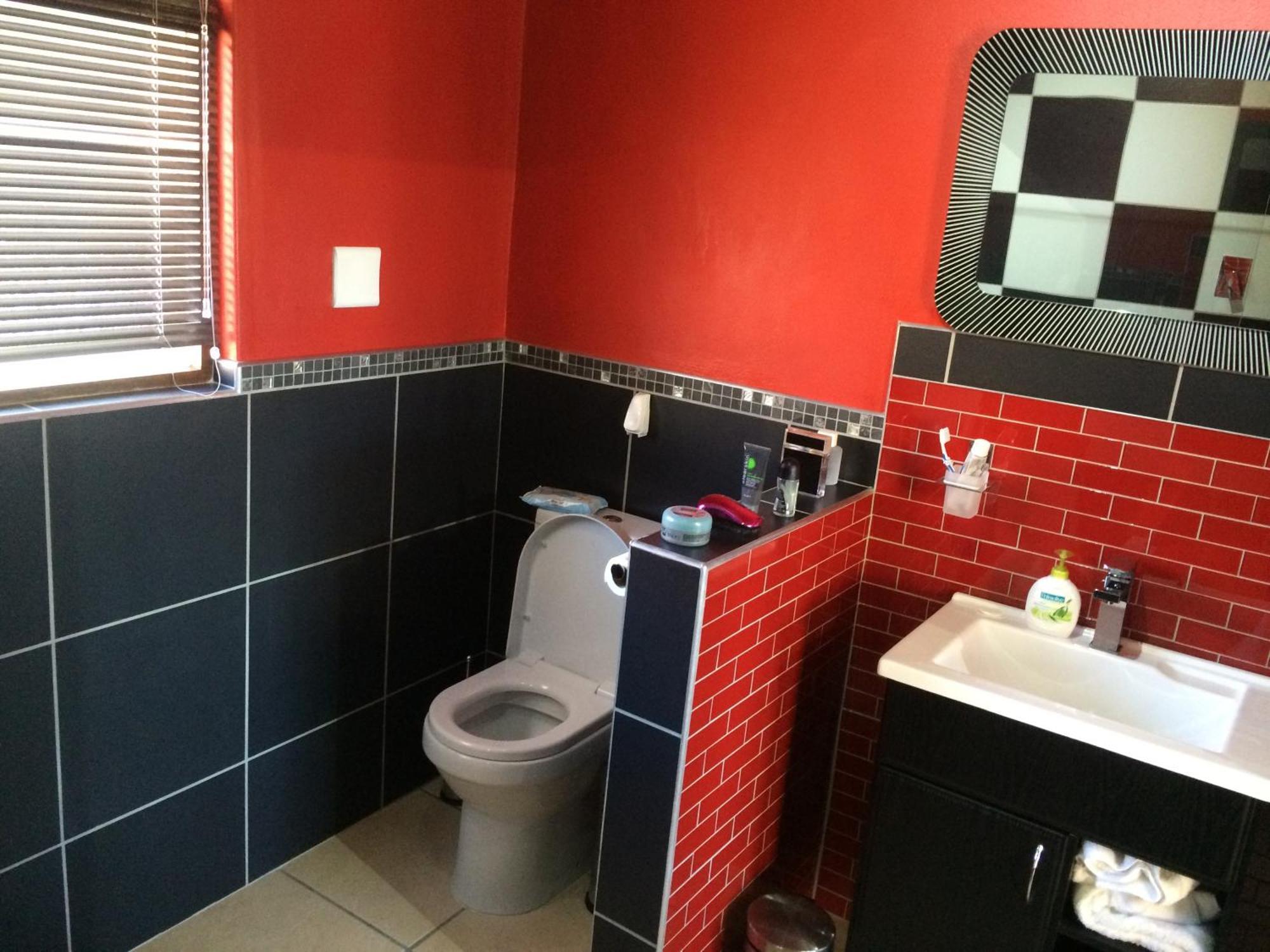 21 On Klein Karoo Apartment *