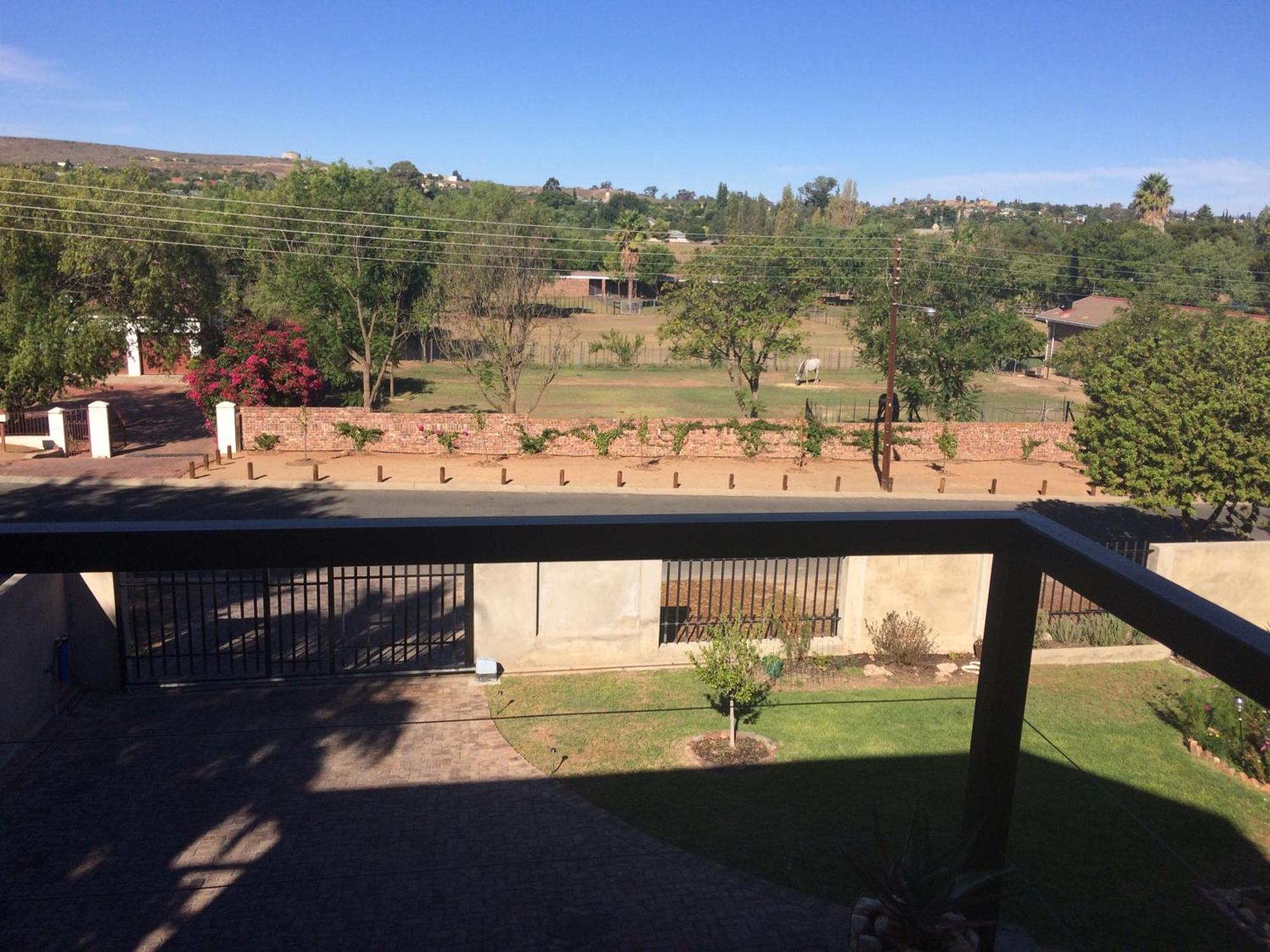 21 On Klein Karoo Apartment