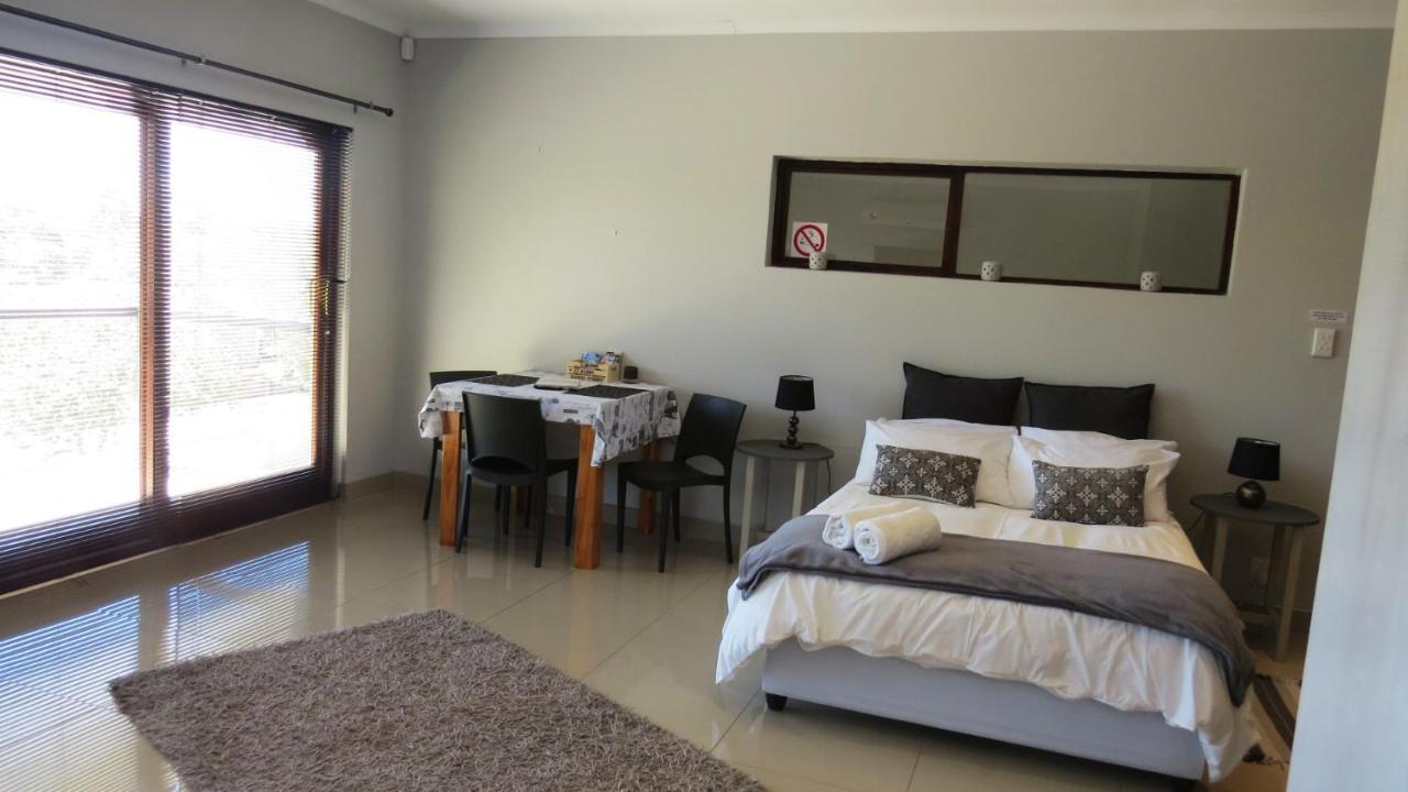 21 On Klein Karoo Apartment *
