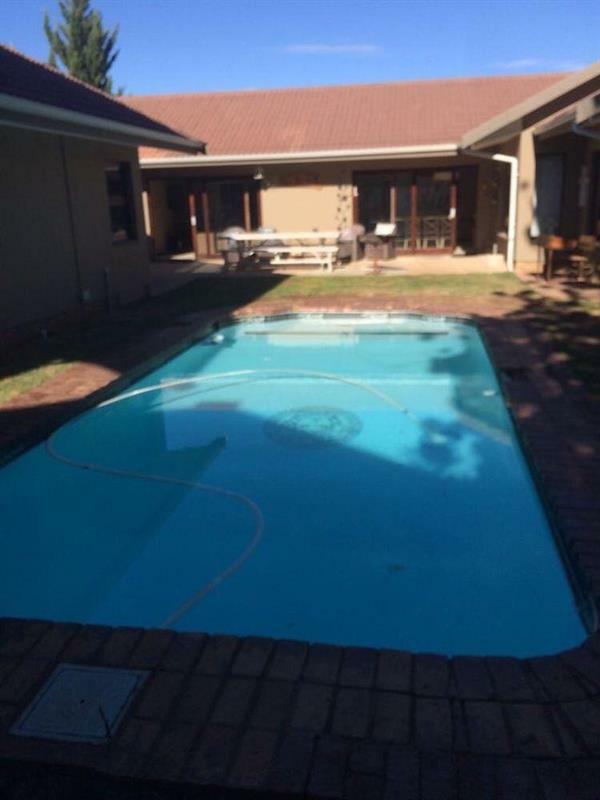 21 On Klein Karoo Oudtshoorn